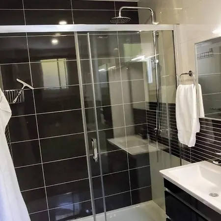 Pape Apartment *