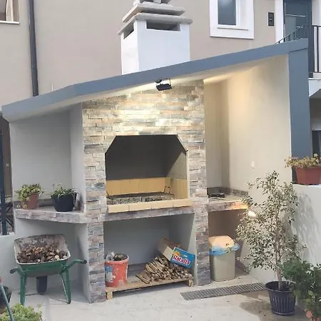 Pape Apartment